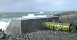Wellenkammer-Kraftwerk Limpet auf
                                der Insel Islay in S�d-Schottland,
                                Hinteransicht mit Turbine