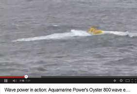 Das Auster-Wellenkraftwerk
                                "Oyster" auf einer der
                                Orkney-Inseln in Nord-Schottland, Ablauf
                                4