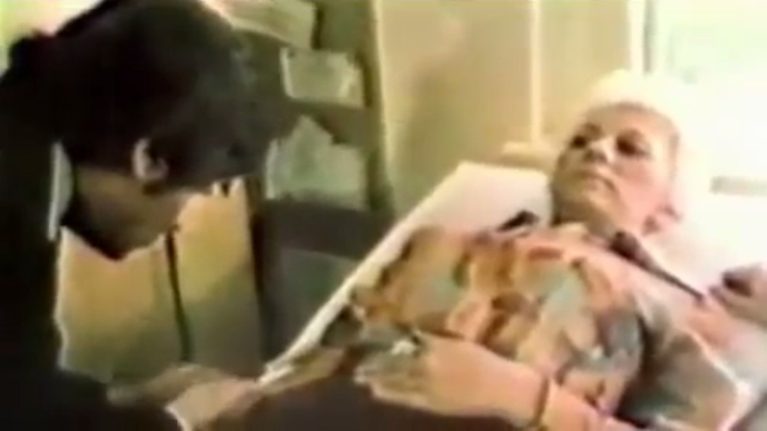 Patientin Sandy
                  Sharuk mit Schleudertrauma 03 in Oregon mit
                  DMSO-Infusion