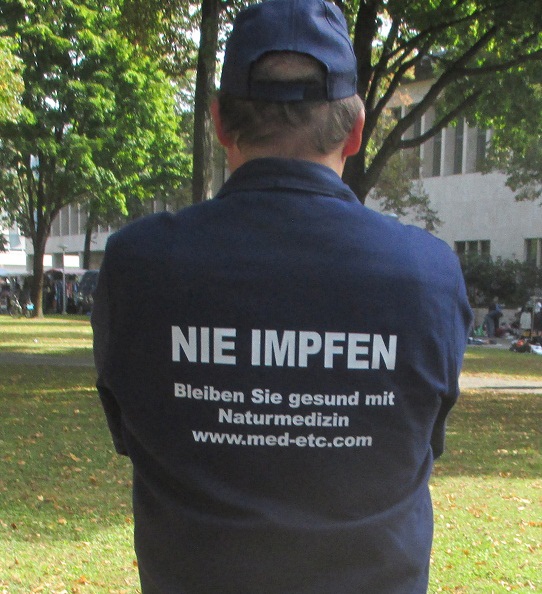 Resistance CH:
                      Jacket with print "NEVER VACCINATE - stay
                      healthy - www.med-etc.com" - 2021