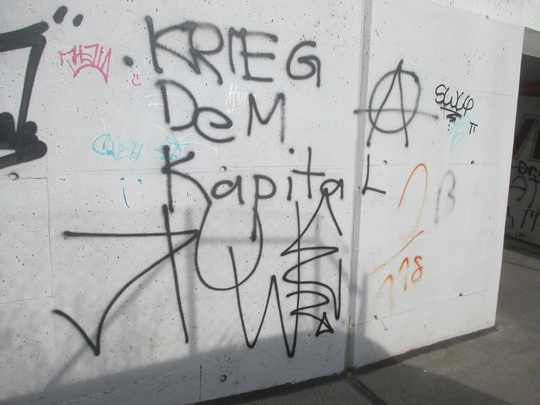 Criminal
                          Antifa in Therwil (Switzerland) 2022 with
                          severe property damage by spraying: Agitation
                          against all savers "War on Capital
                          A"