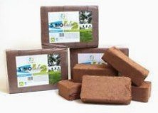 Gepresste Kokosfaserziegel f�r
                  Setzlingserde im Gartenbau