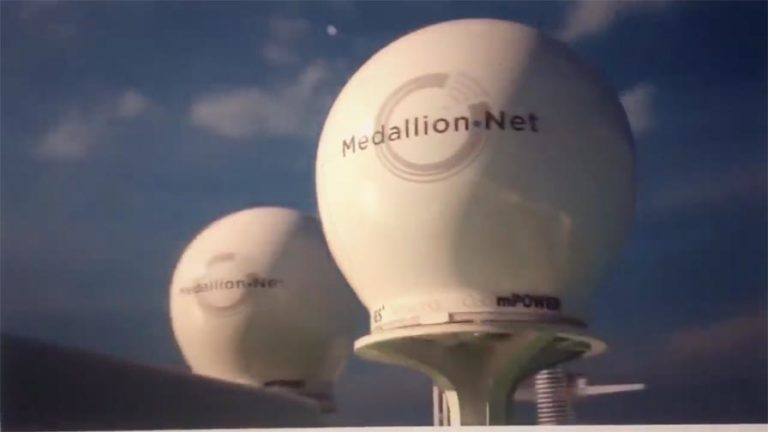 Kugelantennenanlagen f�r 5G-Empfang auf dem
                  Kreuzfahrtschiff "Diamond Princess" von
                  Medallion-Net – Bildquelle: www.5gspaceappeal.org