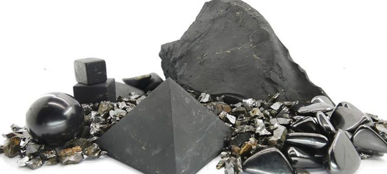 Shungite roh, geschliffen, W�rfel,
                    Kugel, Pyramide