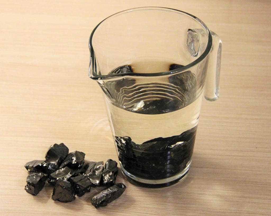 Shungitwasser
                mit Edelshungit