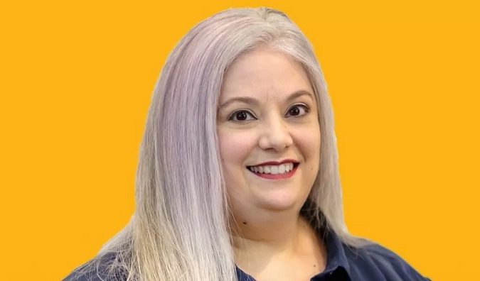 Jeanine Calkin, Senatorin von Rhode Island,
wurde nach der Covid-19-Impfung wegen eines
Blutgerinnsels das rechte Bein amputiert Jeanine Calkin, Senatorin von Rhode Island,
wurde nach der Covid-19-Impfung wegen eines
Blutgerinnsels das rechte Bein amputiert