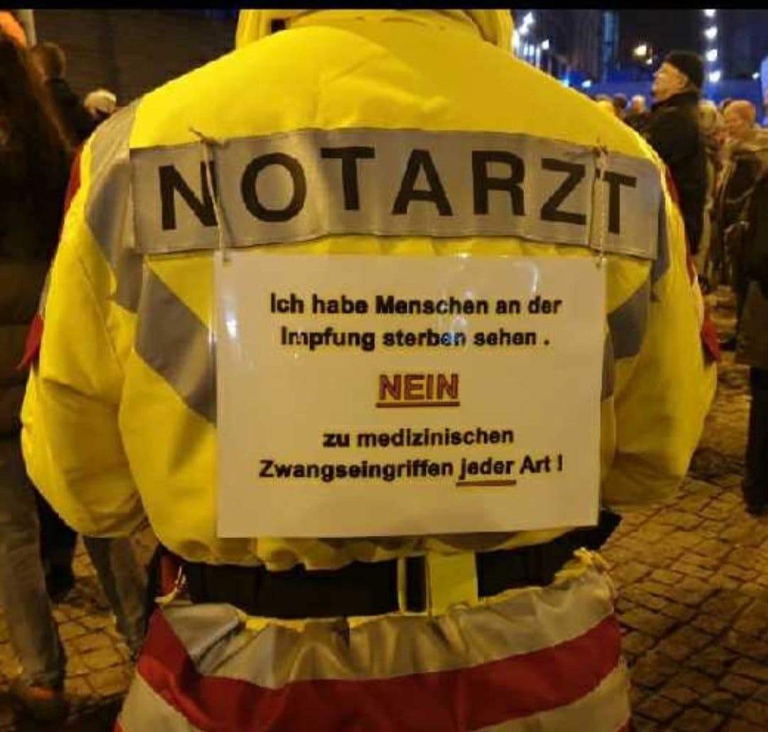 Widerstand
                                                        D-A-CH
                                                        14.12.2021:
                                                        "Ich habe
                                                        Menschen an der
                                                        Impfung steren
                                                        sehen. NEIN zu
                                                        medizinischen
                                                        Zwangseingriffen
                                                        jeder Art!