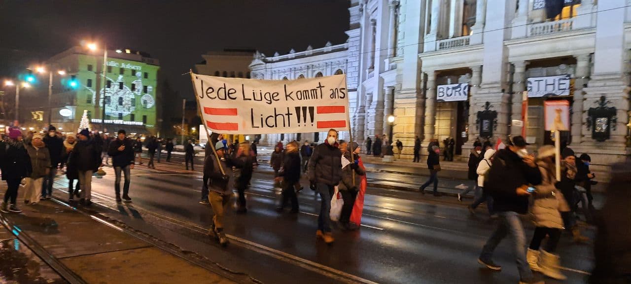 11.12.2021 in 2G-Fascho-Wien: Demo gegen
                  die kriminell-t�dliche GENimpfpflicht: Jede L�ge kommt
                  ans Licht