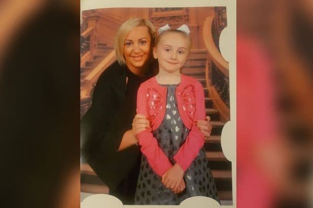 Verdacht GENimpfmord Region Liverpool
                  (GB) 15.1.2022: Frau Nicola Madden (43) bricht zu
                  Hause bei Online-Meeting zusammen, Verdacht
                  Herzinfarkt - tot: Geliebte Mutter stirbt pl�tzlich zu
                  Hause in Anwesenheit der jungen Tochter (orig.
                  Englisch: Beloved mum dies suddenly while at home with
                  young daughter)