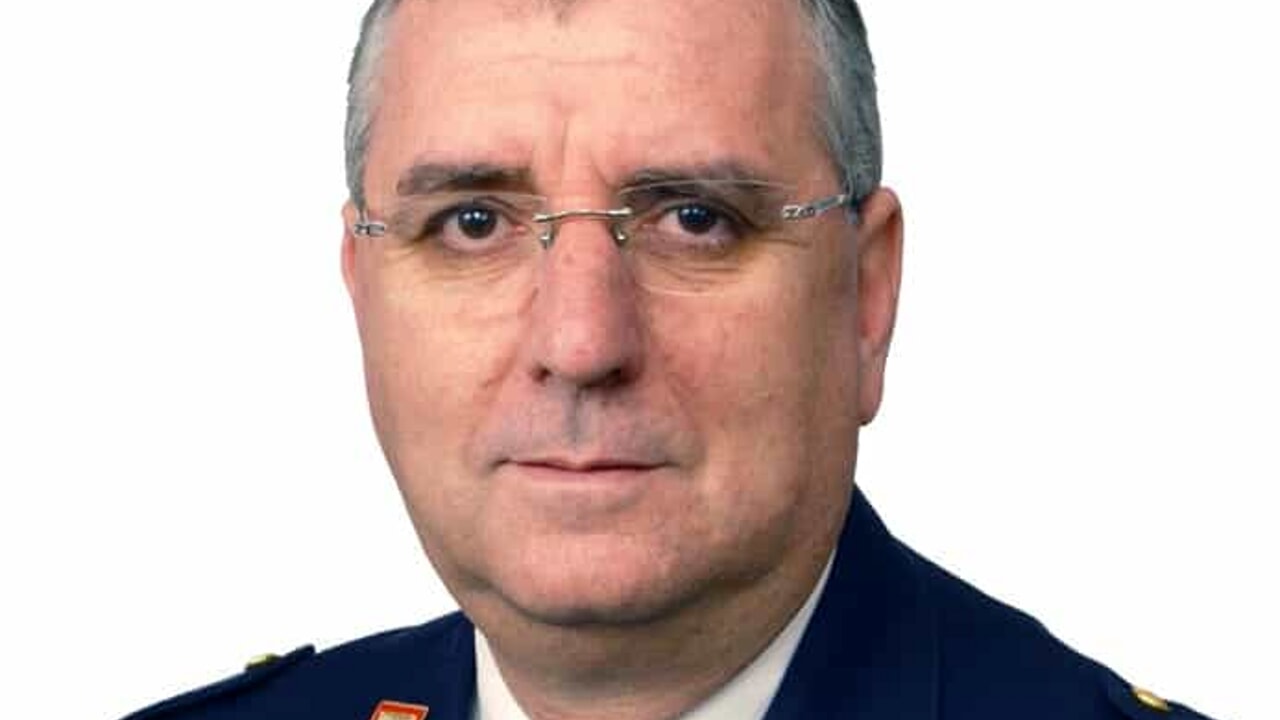 Verdacht
                  GENimpfmord Bitonto (2G-Fascho-Italien) 30.1.2022:
                  Zwangsgeimpfter Polizeichef Pasquale Amendolagine
                  erleidet Hirn-Aneurysma - tot mit 64: Polizeichef von
                  Bitonto, in Italien zwangsl�ufig "geimpft",
                  stirbt pl�tzlich und unerwartet an einem
                  Hirn-Aneurysma (orig. Italienisch: "Malore
                  improvviso", addio al sovrintendente capo della
                  polizia locale di Bitonto Pasquale Amendolagine)