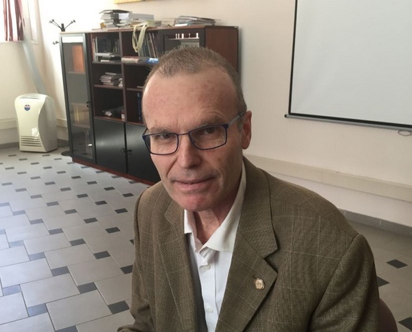 Verdacht GENimpfmord auf Gran Canaria (Spanien)
                  30.1.2022: Uni-Professor Antonio Falc�n Martel bricht
                  auf der Strasse tot zusammen - schon wieder einer:
                  �ltima Hora: Fallece de forma repentina el catedr�tico
                  teldense de la ULPGC, Antonio Falc�n Martel