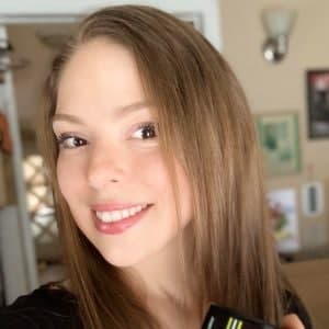 1G-Fascho-Kanada: Erin Thomson mit
                    GENimpfschaden Herzmuskelentz�ndung