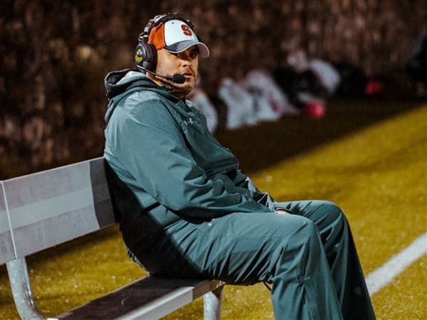 Verdacht GENimpfmord
                    Southmoreland ("USA") 5.2.2022:
                    Fussballtrainer Ron Frederick vermutlich GENgeimpft
                    stirbt einfach so und ist mit 40 weg: Ron Frederick
                    (40) erh�lt die Zusage f�r seinen Traumjob als
                    Trainer des Footballteams der Southmoreland
                    Scotties. Einen Tag sp�ter am 3.2.22 stirbt er
                    pl�tzlich und unerwartet (orig. Englisch: A day
                    after getting dream coaching job, Southmoreland’s
                    Ron Frederick dies unexpectedly)