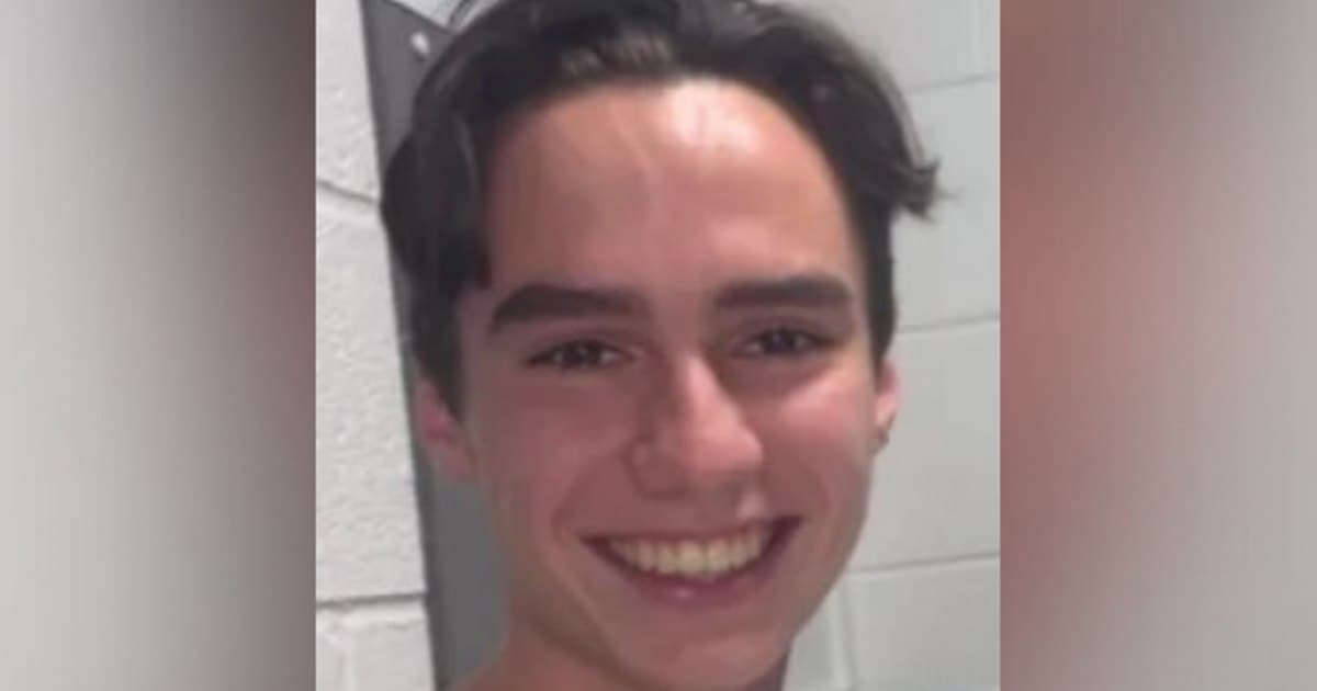 Verdacht GENimpfmord Bath (GB) 4.2.2022:
Student Anthony Evans ist wegen Herzninfarkts mit 19
weg: Höflicher Student (19) von der Uni Bath stirbt an
plötzlichem Herzinfarkt (orig. Englisch: 'Kind and
smart' student, 19, died of sudden heart attack at
Bath university) Verdacht GENimpfmord Bath (GB)
4.2.2022: Student Anthony Evans ist wegen
Herzninfarkts mit 19 weg: Höflicher Student (19) von
der Uni Bath stirbt an plötzlichem Herzinfarkt (orig.
Englisch: 'Kind and smart' student, 19, died of sudden
heart attack at Bath university)