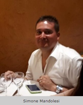 Verdacht GENimpfmord in Loro
                  Piceno (Mittelitalien) 7.2.2022: Simone Mandolesi (40)
                  stirbt in Restaurant an Herzstillstand - w�hrend
                  seiner Geburtstagsfeier