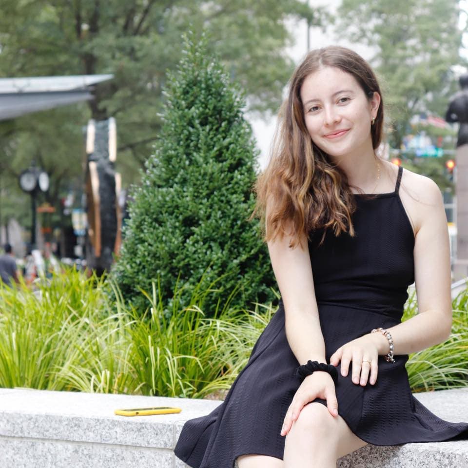 Veracht GENimpfmord in
                  Charlotte (South Carolina, "USA") 12.2.2022:
                  Top-Studentin Ana Mar�a Pati�o ist mit ca. 25 weg:
                  Comunidad de luto: Fallece Ana Mar�a Pati�o ganadora
                  de los premios Excelente - La Noticia