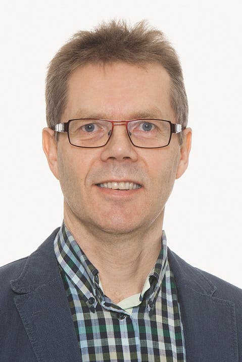 Verdacht GENimpfmord Sachseln (Schweiz) 14.2.2022:
                Bildungsdirektor Renato Gerig mit Zusammenbruch
                [wahrscheinlich Herzstillstand] - ist mit 58 weg:
                Gemeinderat Renato Gerig v�llig �berraschend verstorben
                - Der FDP-Politiker wurde 58 Jahre alt