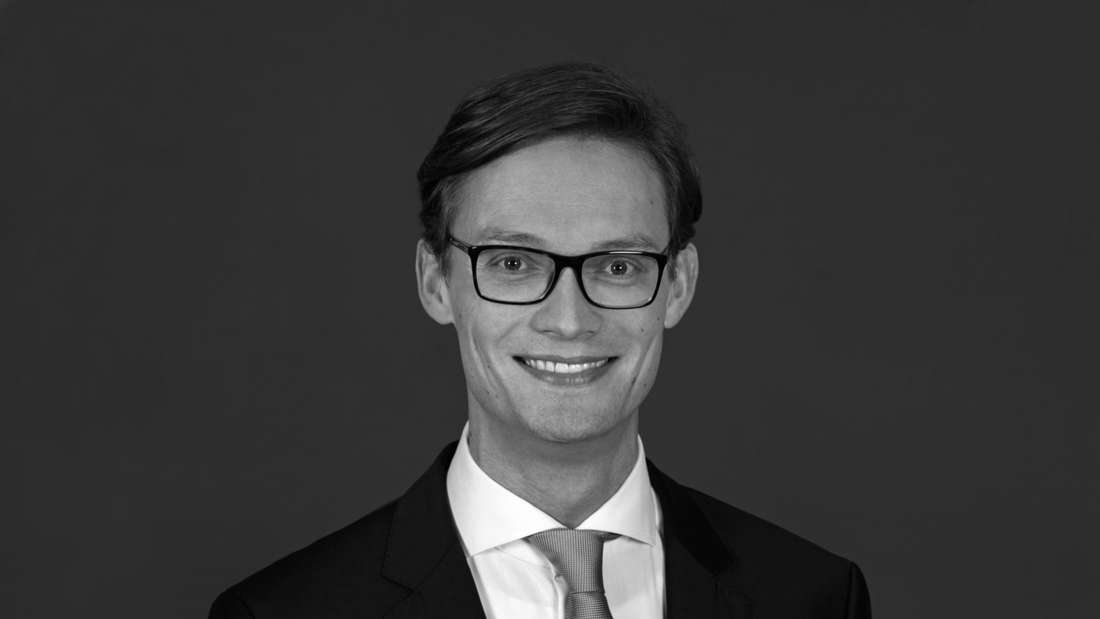 Verdacht GENimpfmord in
                          Lilienthal (Niedersachsen, 4R) am 23.3.2022:
                          CDU-B�rgermeister Tangermann mit 45 tot:
                          CDU-Politiker Kristian Tangermann stirbt mit
                          45 Jahren – NRW-Ministerpr�sident W�st „tief
                          getroffen“