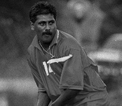 Verdacht
                  GENimpfmord Malaysia 12.3.2022: Ex-Hockeyspieler S.
                  Sivabalan (59) bricht bei einem Spiel tot zusammen:
                  Malaysischer Ex-Hockey-Nationalspieler bricht mit 59
                  Jahren w�hrend eines Matches tot zusammen. Meldung vom
                  12.3.22. Impfquote Malaysia 80% (orig. Englisch:
                  Malaysian hockey legend Sivabalan dies at 59)