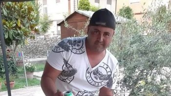 Verdacht GENimpfmord in Carpi
                  (1G-Fascho-Italien) 13.3.2022: Elieser Jaime ist mit
                  33 weg: Carpi. Muore nel sonno a 33 anni, addio a
                  Elieser