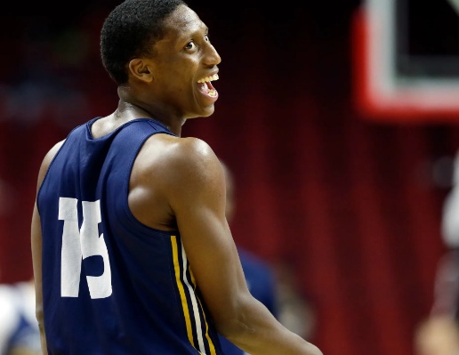 Verdacht GENimpfmord in Knoxville
                  (Tennessee, "USA") 20.3.2022: Basket-Trainer
                  Eric Robertson kollabiert beim Basketballspiel - tot
                  mit 28: Basketball-Trainer Eric Robertson (28) aus
                  Tennessee bricht beim Basketball-Spielen tot zusammen.
                  Meldung vom 8.3.22 (orig. Englisch: Knoxville teacher
                  and basketball coach with a 'wonderful smile' dies
                  suddenly)