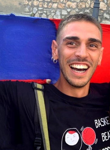 Verdacht GENimpfmord in Rom 24.3.2022:
                    Basketballer Andrea Dorno ist mit 26 weg: Rom: Der
                    Kapit�n der Basketballmannschaft Atletico San
                    Lorenzo, Andrea Dorno, mit 26 Jahren pl�tzlich
                    verstorben, m�glicherweise an einem unerwarteten
                    medizinischen Notfall. Bitte die angeheftete
                    Nachricht beachten. Meldung vom 23.3.22 (orig.
                    italiano: Roma, il drammatico addio ad Andrea Dorno,
                    morto a soli 26 anni: �Ora fai canestro ovunque tu
                    sia�)
