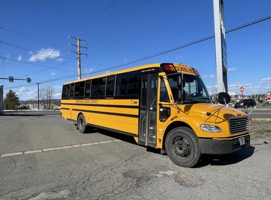 Verdacht Vaccident
                    in Wilkes-Barre Township (Pennsylvania,
                    "USA") 27.3.2022: Schulbusfahrer hat
                    Zusammenbruch am Steuer - Sch�ler bet�tigen die
                    Bremsen: Pennsylvania: Wieder kollabiert der Fahrer
                    eines Schulbusses. Der Bus rollt zur�ck und
                    kollidiert mit einem Fahrzeug, einigen Sch�lern
                    gelingt es, die Bremsen zu bet�tigen. Meldung vom
                    21.3.22 (orig. Englisch: Pennsylvania: Students stop
                    bus after driver crashes during medical emergency)