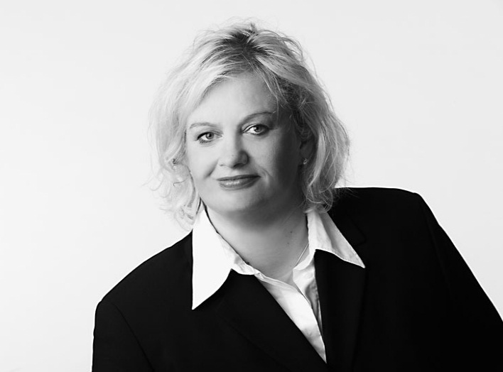 Verdacht
                  GENimpfmord Timmendorf (Mecklenburg-Vorpommern, 4R)
                  3.4.2022: Rechtsanw�ltin Berit Ambrosius stirbt mit 51
                  nach "kurzer, schwerer Krankheit":
                  Timmendorf: Trauer um Rechtsanw�ltin Berit Ambrosius