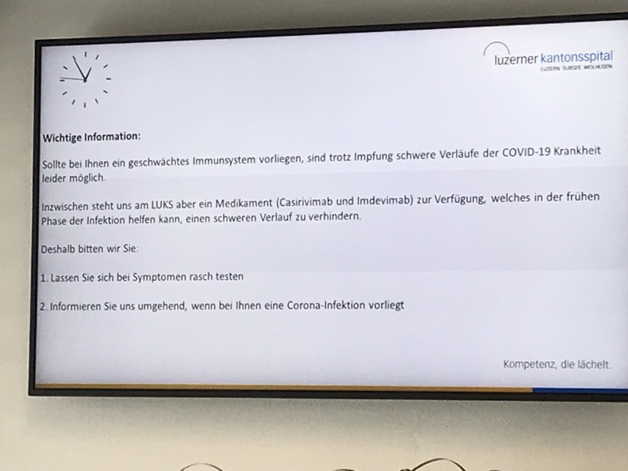 Medizinisches am Luzerner
                    Kantonsspital (CH) 4.4.2022: Werbung f�r Pillen
                    gegen "schweren Verlauf"