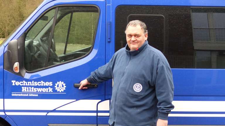 Verdacht GENimpfmord
                  Altena (NRW, 4R) 1.4.2022: THW-Chef Frank Herbel ist
                  mit ca.55 weg ohne Vorank�ndigung: Schreckliche
                  Nachricht: THW-Chef Frank Herbel unerwartet gestorben