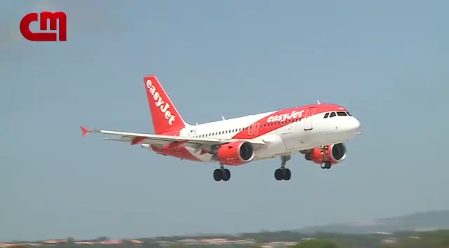 Verdacht GENimpfschaden bei
                    Easyjet (4R) 13.4.2022: Zusammenbruch von Pilot,
                    Notlandung in Faro (Portugal)