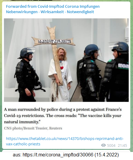 Widerstand mit Demo in
                      Frankreich 15.4.2022: Demonstrant zeigt
                      Jesus-Fantasie-Kreuz mit der Aufschrift: "Die
                      Impfung vernichtet deine nat�rliche
                      Immunit�t" (orig. fran�ais: "Le vaccin
                      tue votre immunit� naturelle")
