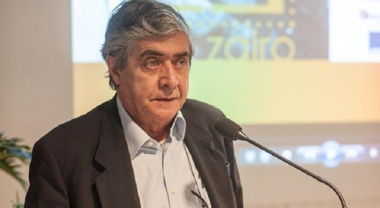 Verdacht SCHLANGENGIFTimpftod in Padua
                  (1G-Fascho-Italien) 1.5.2022: Architekt Antonio Draghi
                  h�lt Domf�hrung ab: Zusammenbruch - tot mit 74