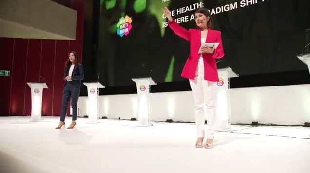 Gesundheitsforum in Genf 2022:
                    Pr�sentation ohne Masken