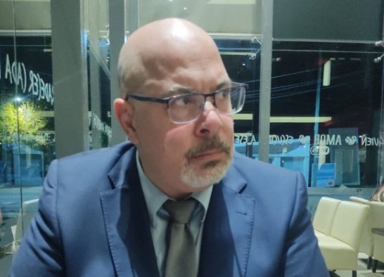 Dr. Mariano Ludue�a: �Tienen las
                    causas dormidas mientras la gente sigue muriendo por
                    la vacuna�.