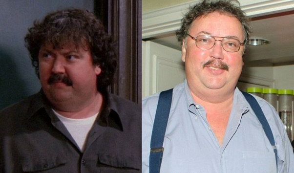 Verdacht
                  SCHLANGENGEIFTimpfmord "USA" 10.5.2022:
                  TV-Star Mike Hagerty mit 67 "pl�tzlich
                  verstorben: Mike Hagerty: Pl�tzlicher Tod! Woran starb
                  der "Friends"-Star?