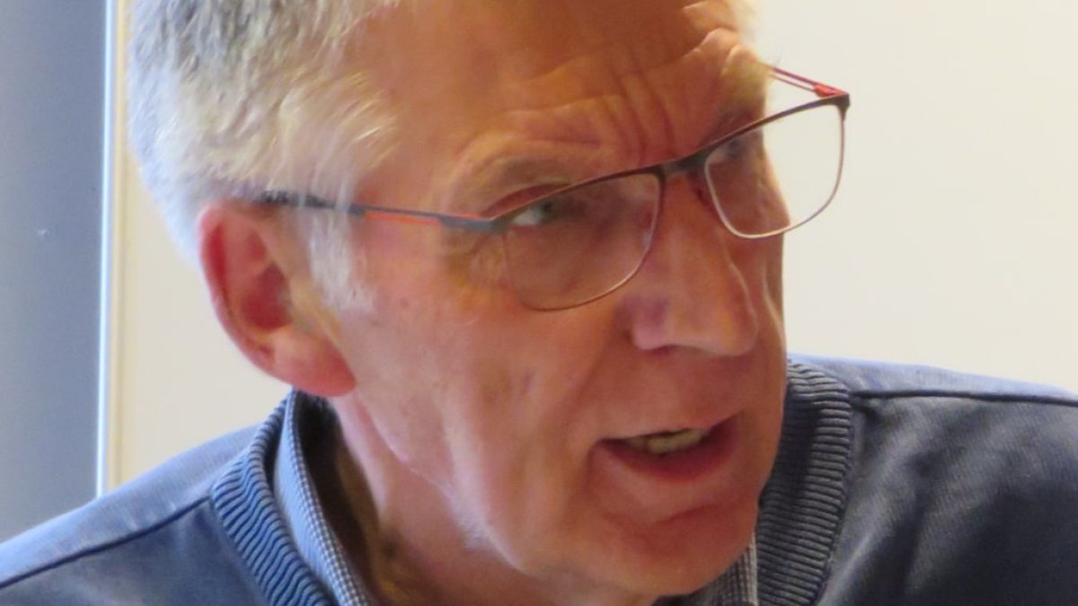 Verdacht SCHLANGENGIFTimpfmord
                  in Sundern (NRW) 18.5.2022: Klaus Pl�mper von der SPD
                  mit 72 "pl�tzlich verstorben": SPD Sundern
                  trauert um Klaus Pl�mper
