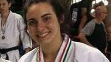 Verdacht
                  SCHLANGENGIFTimpfmord in Scandiano (Italien)
                  23.5.2022: Irene Montruccoli (21): Zusammenbruch -
                  Spital - 2 Tage Koma - tot: Irene Montruccoli aus
                  Arceto erleidet v�llig unerwartet einen pl�tzlichen
                  medizinischen Notfall, wird im Helikopter in die
                  Klinik transportiert und stirbt nach zwei Tagen im
                  Koma mit nur 21 Jahren. Meldung vom 22.5.22 (orig.
                  italiano: Scandiano, stroncata da un malore giovane di
                  21 anni)