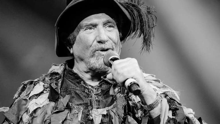 Verdacht
                  SCHLANGENGIFTimpfmord in K�ln 6.6.2022: Bekannter
                  Komiker Fritz Schopps ist mit 76 weg: K�lner Karneval
                  trauert um „Et Rumpelstilzje“: Fritz Schopps ist tot