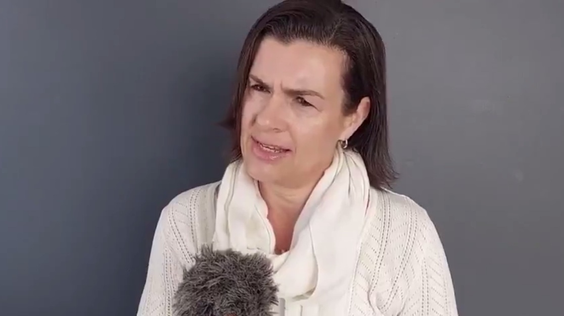 Widerstand "USA" 19.6.2022:
                  Krankenschwester spricht von Impf-Schlachtfeld:
                  VACCINE CARNAGE IN THE ER - A NURSE SPEAKS OUT