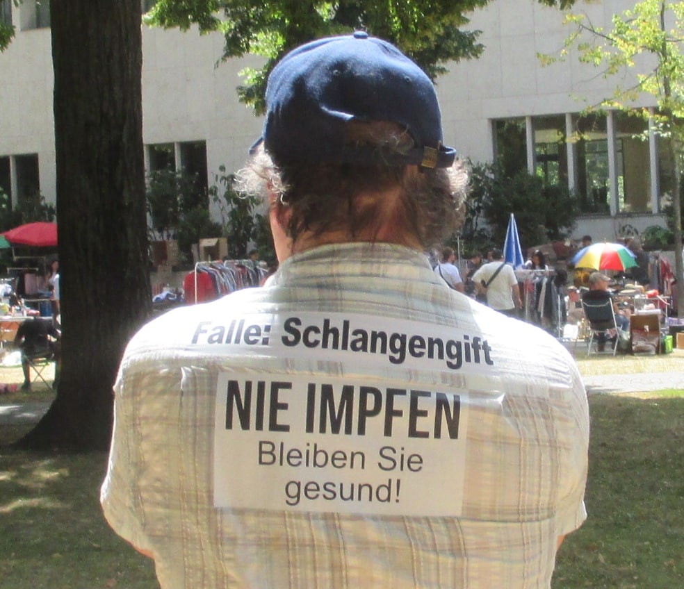 Widerstand Schweiz 23.6.2022:
                  Neuer Flyer gegen die SCHLANGENGIFTimpfung: NIE IMPFEN
                  - bleiben Sie gesund - Falle: Schlangengift - und der
                  Pharma-Arzt weiss es nicht...