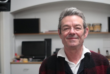 Verdacht
                    SCHLANGENGIFTimpfmord Basel (Schweiz) 3.8.2022:
                    Kontrabassist Michael Pfeuti mit 62 weg: Zum Tod des
                    Bassisten Michael Pfeuti: Ein Nachruf von Pedro
                    Lenz