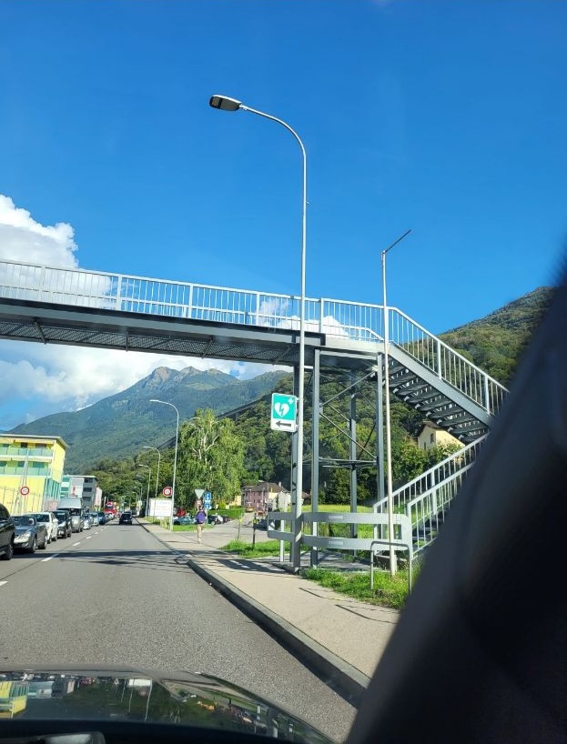 SCHLANGENGIFTimpfschaden bekommt neues
                    Verkehrszeichen in der Schweiz 16.9.2022: Wo ist der
                    n�chste Defibrillator?