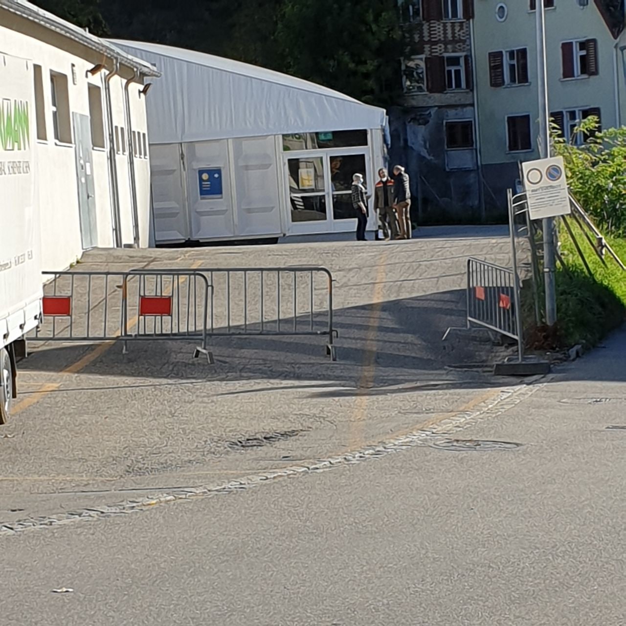 Widerstand gegen das Boosterzentrum in Chur
                  (Schweiz) 19.10.2022: OHNE Warteschlange