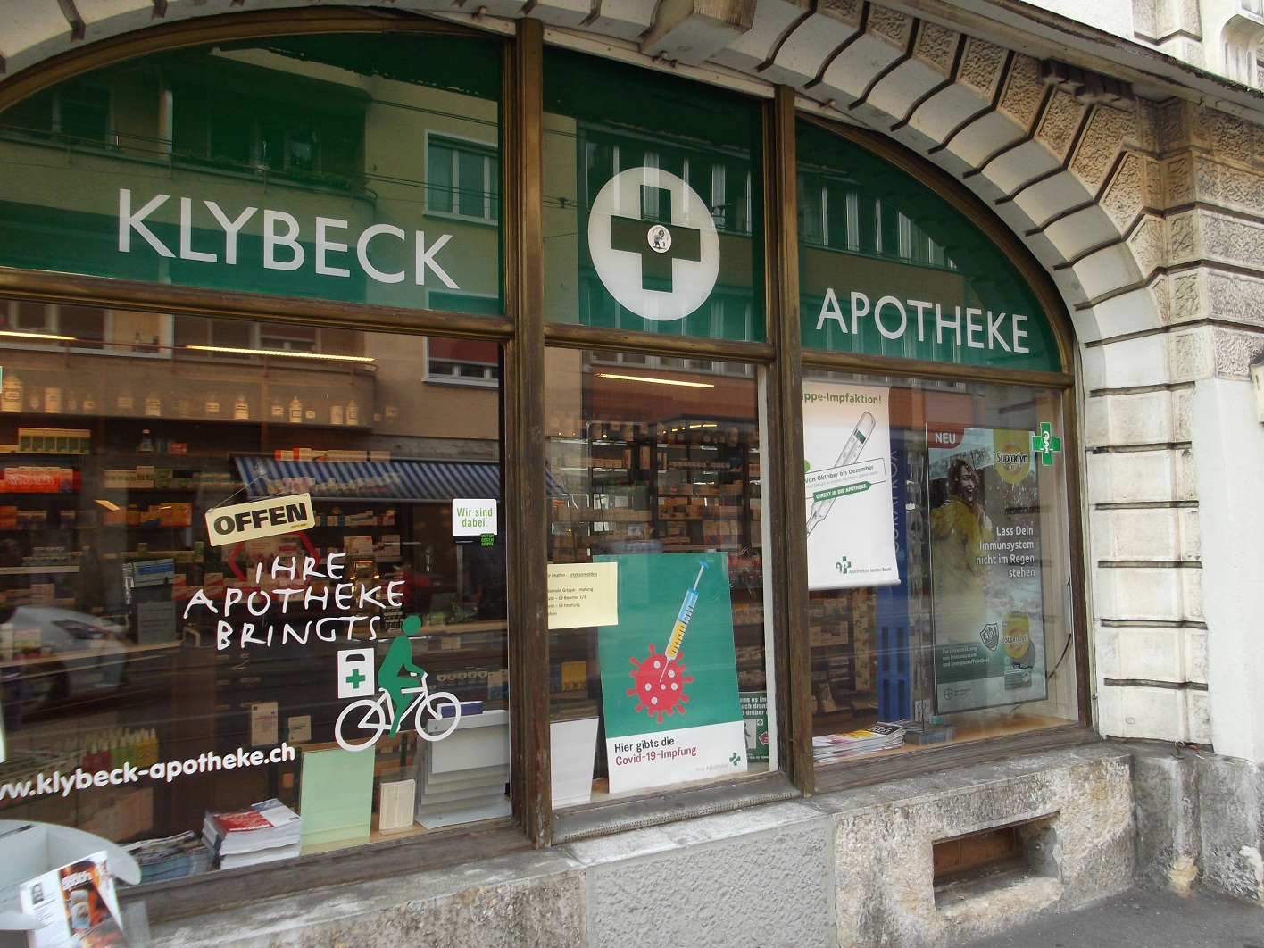 T�ter Apotheke Basel 30.11.2022: Die
                  Klybeckapotheke spritzt weiterhin mRNA-Spritzen