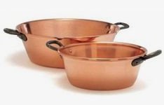 Les casseroles en cuivre �mettent des
                          ions de cuivre b�n�fiques pour la sant�