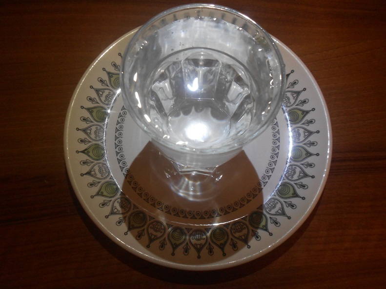 Kupferwasser aus destilliertem Wasser: total
                rein 02