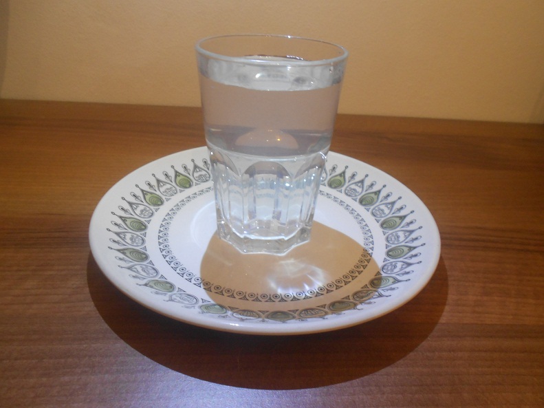 Milchiges
                    Kupferwasser mit Leitungswasser produziert -
                    UNBRAUCHBAR