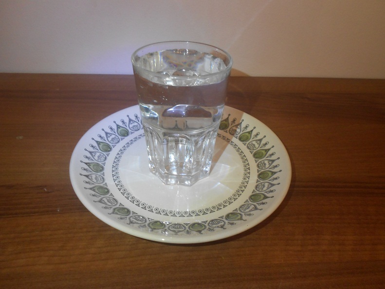 Kupferwasser aus destilliertem Wasser: total
                rein 03