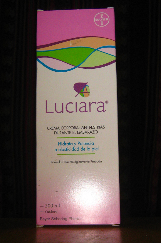 La
                        crema "Luciara" cura bien las estr�as
                        - y tambi�n su olor es agradable